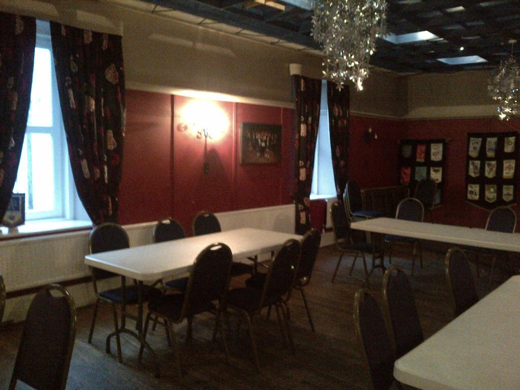 Crown Hotel Langholm Buitenkant foto