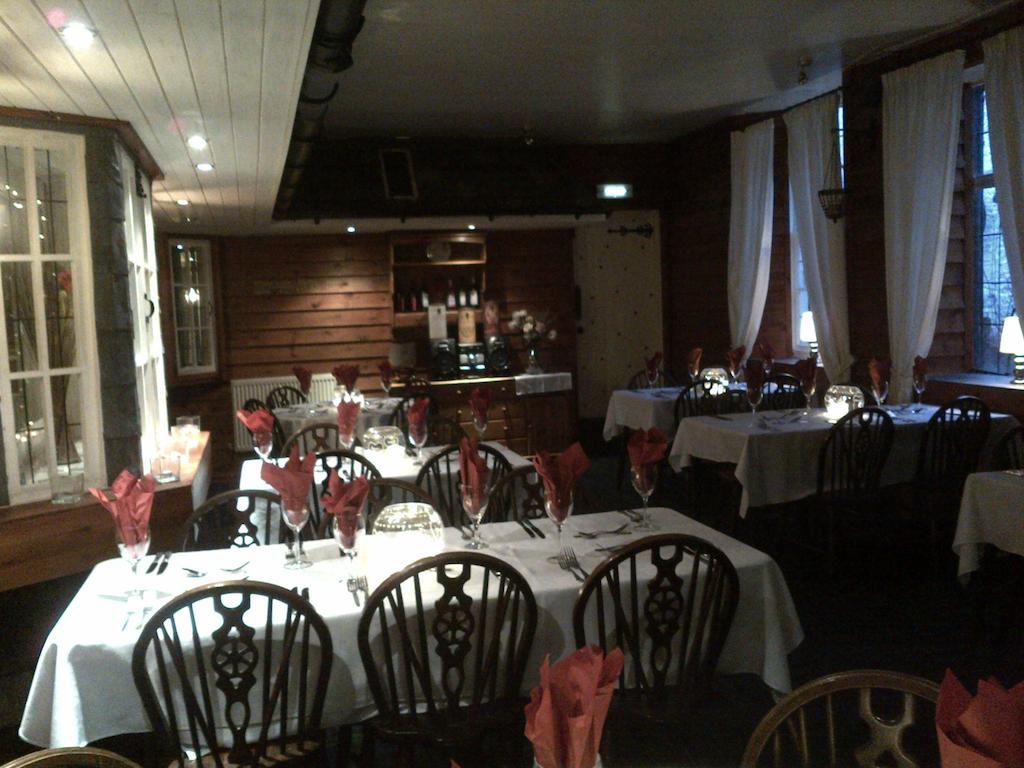 Crown Hotel Langholm Buitenkant foto